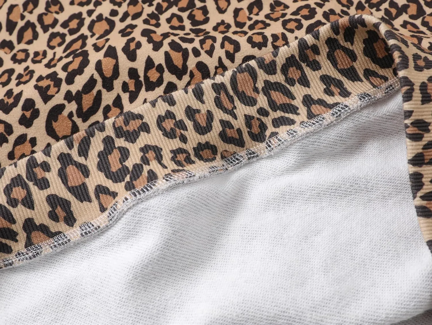Camo Leopard Print Hoodies for Women Oversized Cheetah Hooded Sweatshirt 2000s Graphic Pullover Tops Y2k Boyfriend