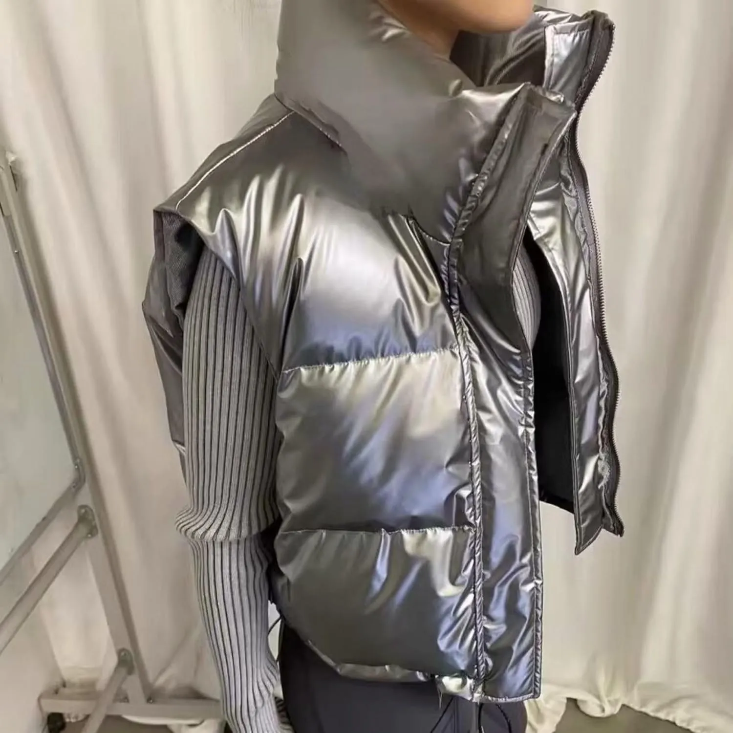 FindThy Women’s Cropped Puffer Vest Shiny Metallic Stand Collar Sleeveless Winter Quilted Down Jacket Coat with Pockets