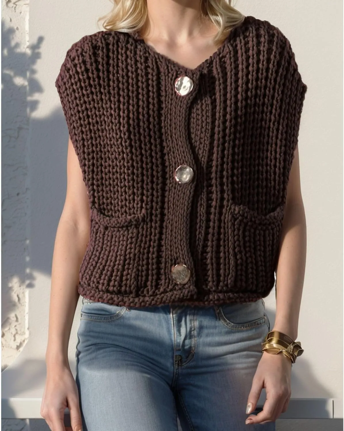 FindThy Women’s Cropped Sweater Vest Cute Crewneck Button Down Sleeveless Crop Knit Cardigan with Pocket